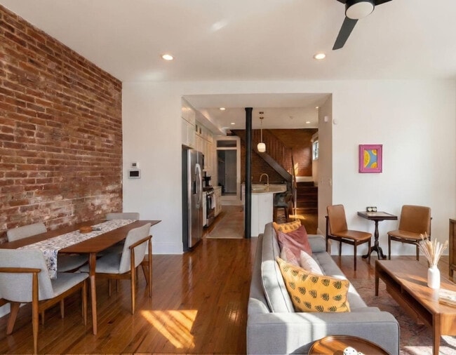 Building Photo - 152 E McMicken Ave