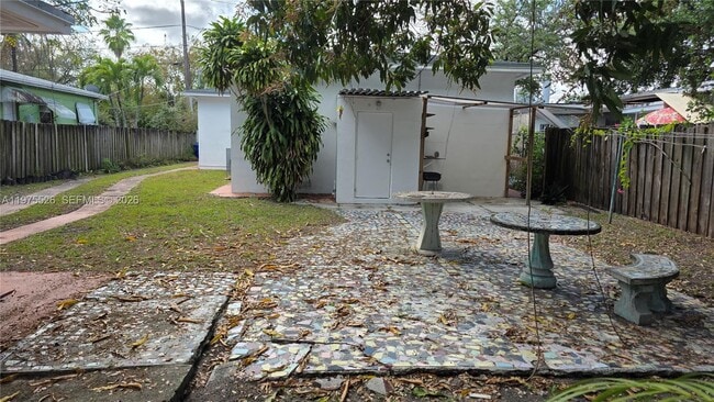 Building Photo - 5715 NW 6th Ave