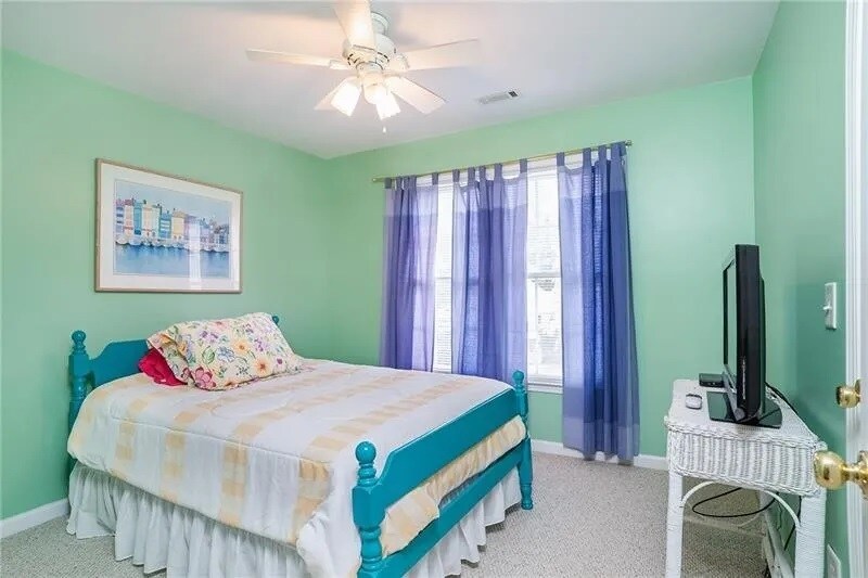 Building Photo - 3915 High Gables E