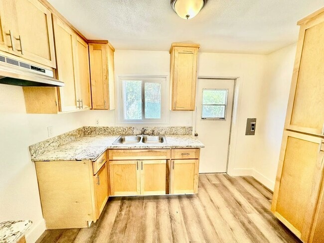 Building Photo - 4221 W Belmont Ave