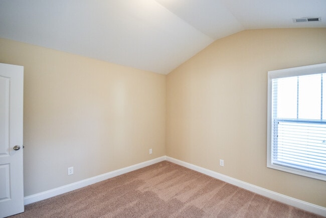 Building Photo - 67 Timber Skip Dr