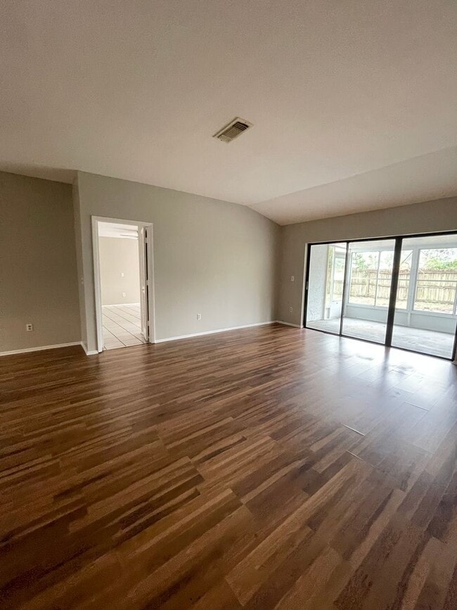 Building Photo - 3 Bedroom 2 Bath Home in Lakewood at the Crossings