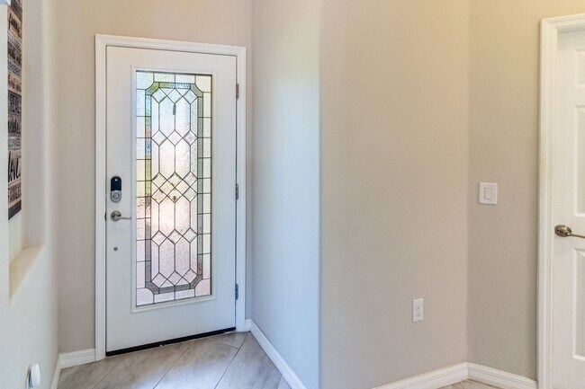 Building Photo - Available Pet Friendly Annual in Artesia!