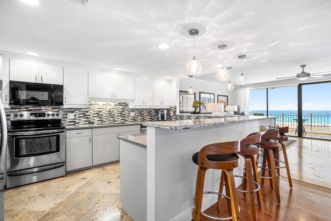 Building Photo - 2155 S Ocean Blvd
