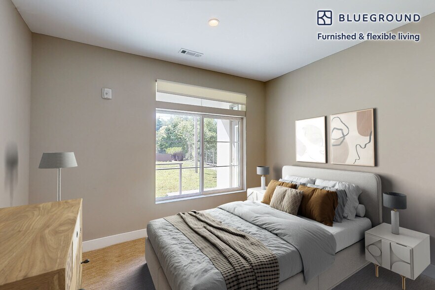 Building Photo - 240 E Shore Rd