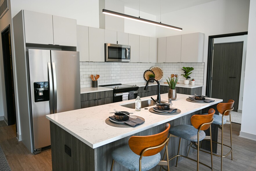 Kitchen - BridgeWalk Apartments