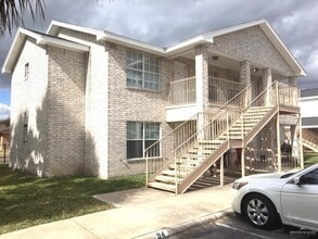 Building Photo - 19 Lilia Dr
