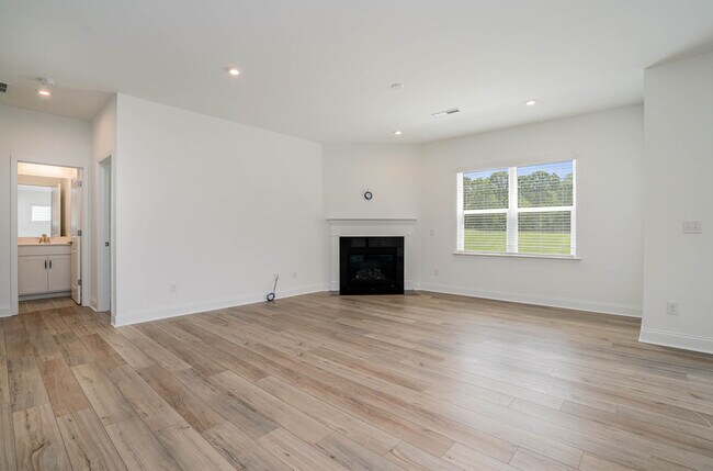 Building Photo - 19225 Yellow Birch Dr