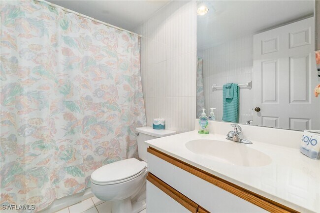 Building Photo - 4111 Lake Forest Dr