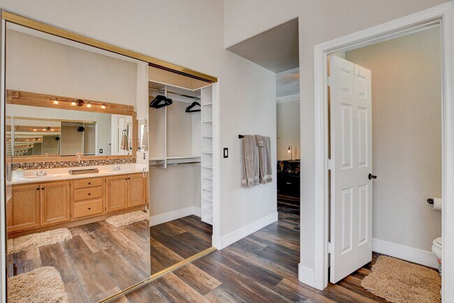 Building Photo - QUALITY FULLY FURNISHED SEVEN HILLS HOME WITH A PRIVATE POOL AND SPA