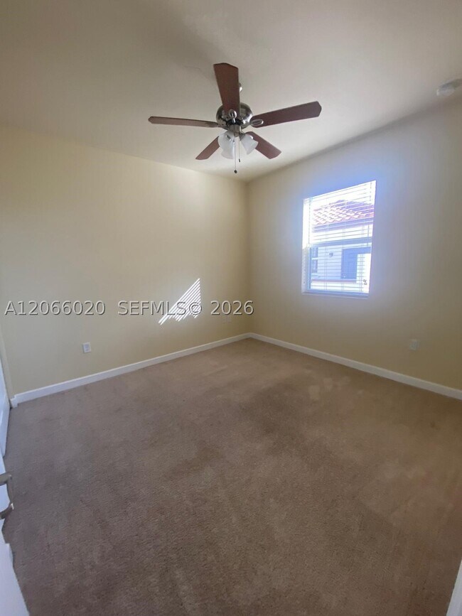 Building Photo - 9438 SW 171st Ct