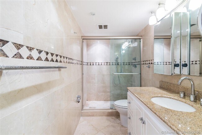 Building Photo - 555 NE 15th St