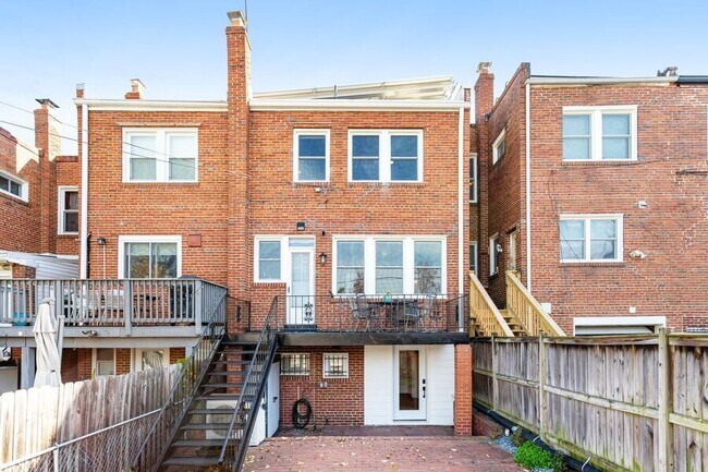 Building Photo - 5012 3rd St NW