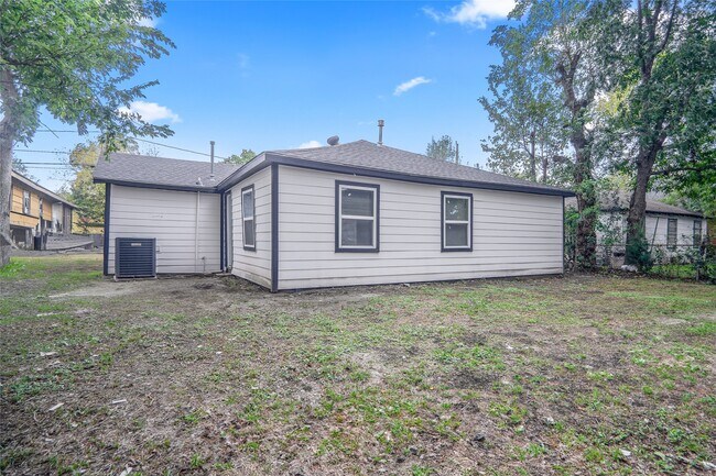 Building Photo - 4418 Galesburg St