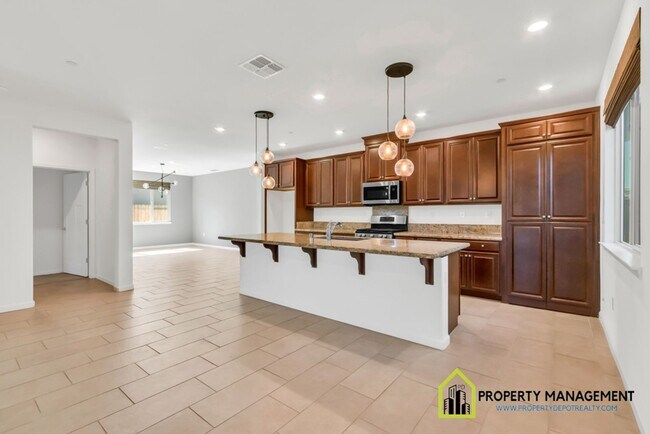 Building Photo - Vineyard Creek-Former Model Home