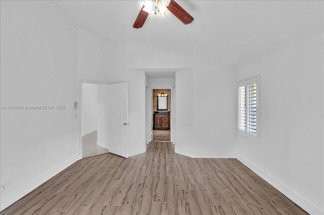 Building Photo - 5650 NW 40th Terrace