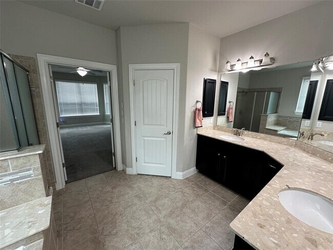Building Photo - 4213 Valley Oaks Dr
