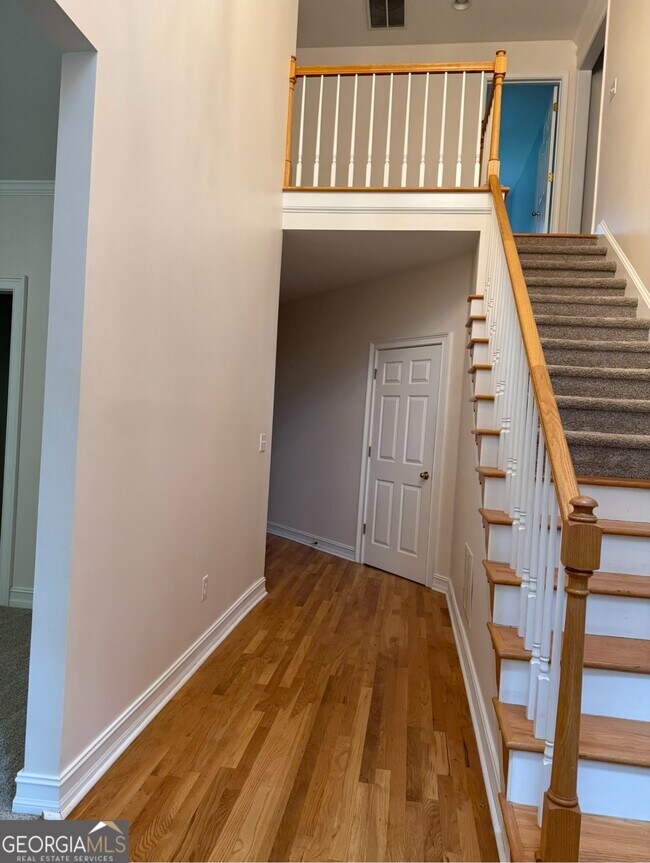 Building Photo - 1202 Loxley Cir