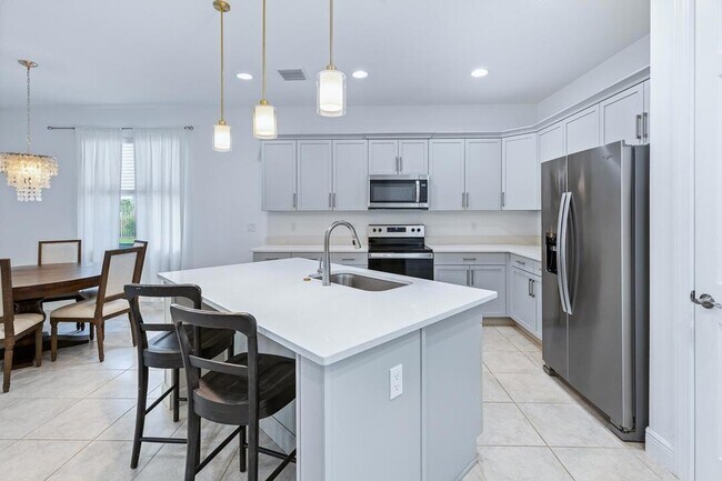 Building Photo - 2590 Bella Vista Cir