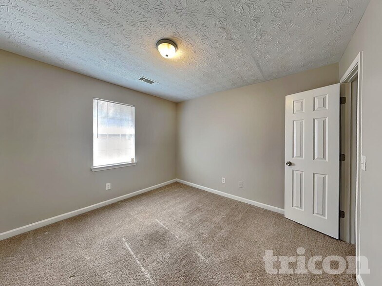 Building Photo - 160 Brighton Dr