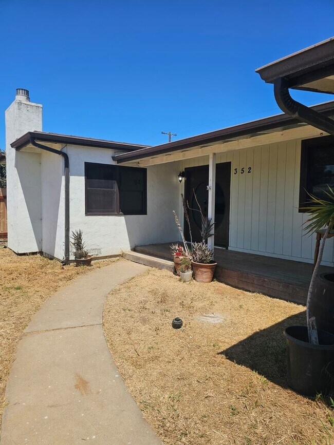 Building Photo - 352 Bonito Ave