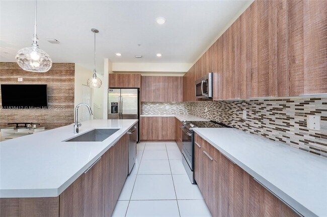Building Photo - 4740 NW 84th Ct