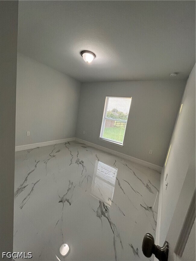 Building Photo - 4110 19th St SW