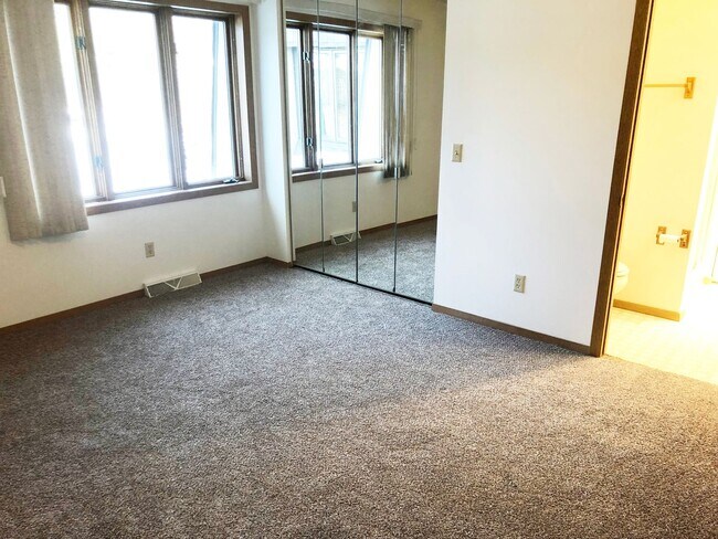 Building Photo - 4-Plex Located
