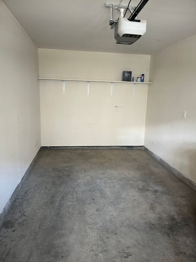 Building Photo - 1253 Elderslie Ln