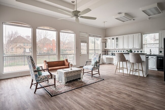 Building Photo - 7712 Lakecrest Cir