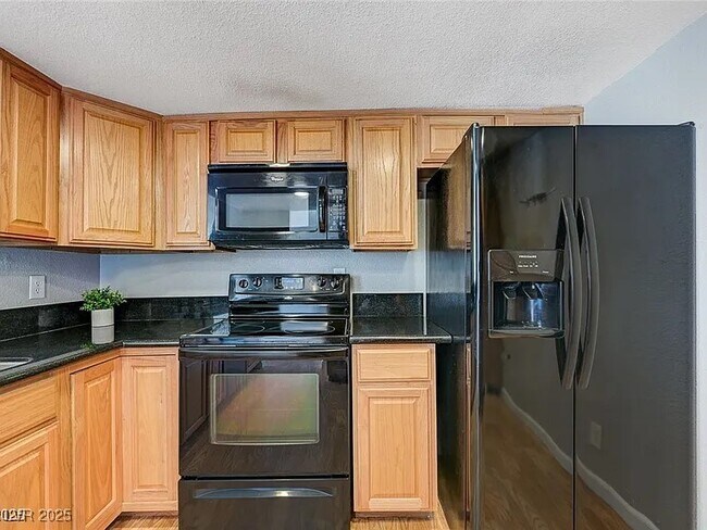 Building Photo - 3930 University Center Dr