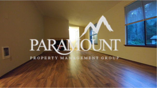 Building Photo - Remodeled 2 bed/1.5 bath duplex in Gig Harbor!