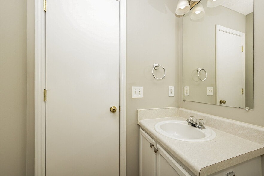 Building Photo - 805 Hammersmith Dr