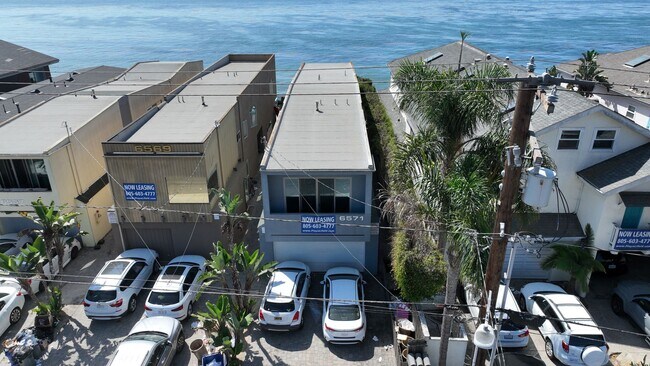Building Photo - 6571 Del Playa Dr