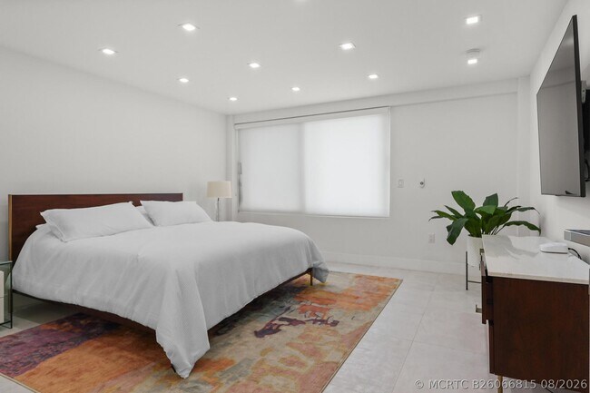 Building Photo - 170 N Ocean Blvd