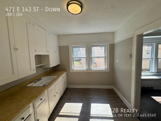Building Photo - 471 E 143rd St