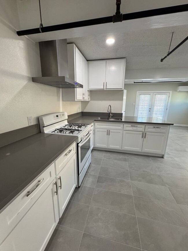 Building Photo - Newly Renovated 1bedroom in Harbor City - ...