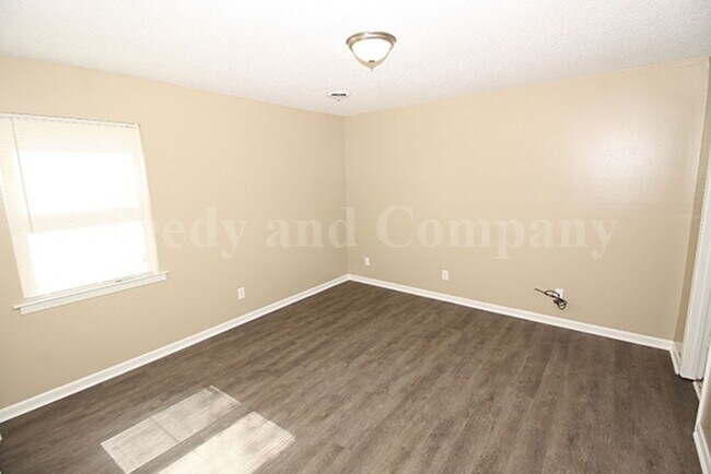 Building Photo - 5901 Tishomingo Dr