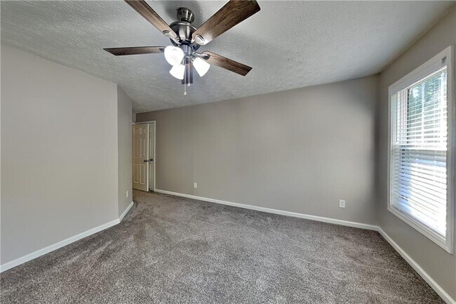 Building Photo - 2405 Compton Pl