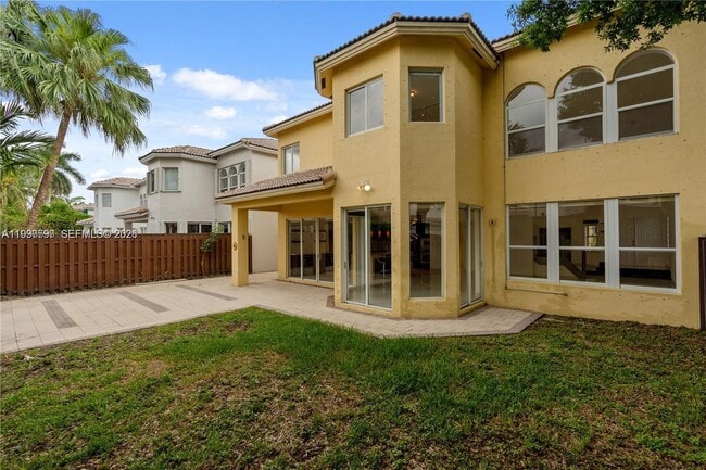 Building Photo - 7333 NW 108th Ct