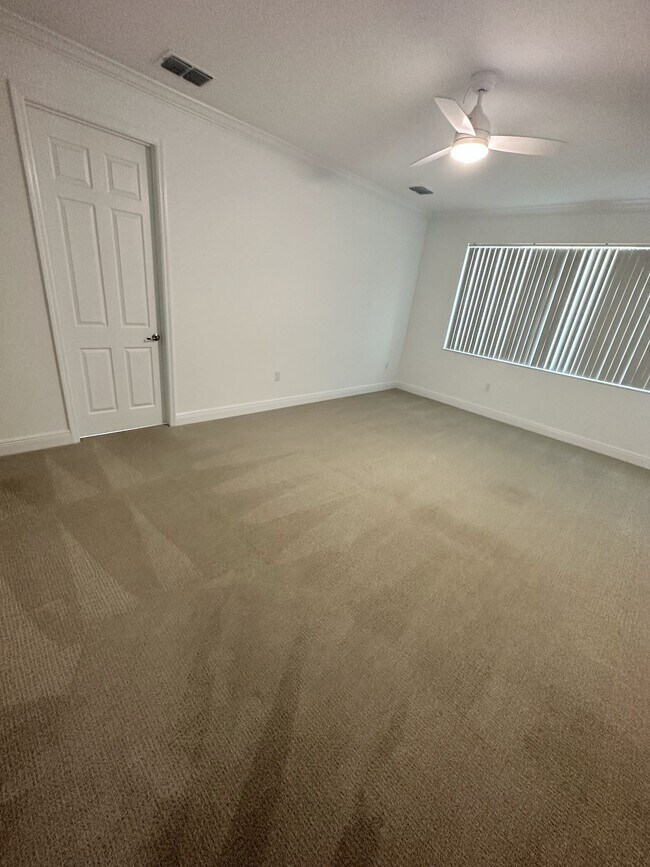 Building Photo - 9754 SW 103rd Ave