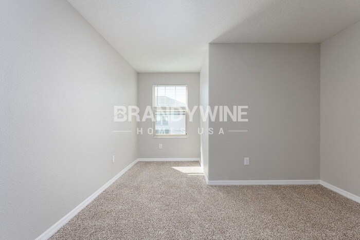 Building Photo - 5595 Mercado Dr