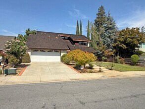 Building Photo - Gorgeous Almaden Valley Home Near Almaden Lake Park!