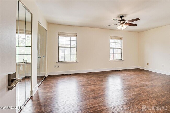 Building Photo - 369 Bromley Pl