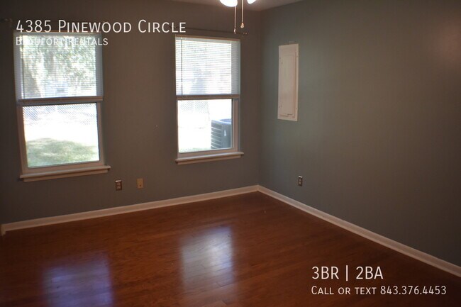 Building Photo - 4385 Pinewood Cir