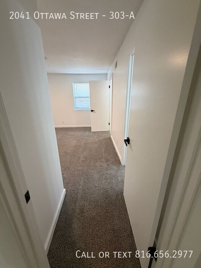 Building Photo - 2041 Ottawa St