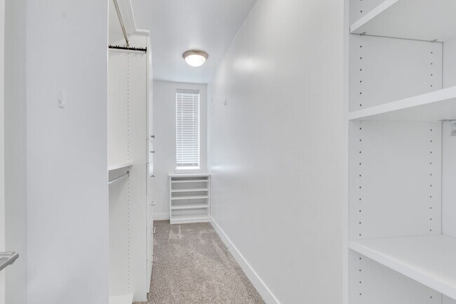 Building Photo - 3119 W 19th Ave