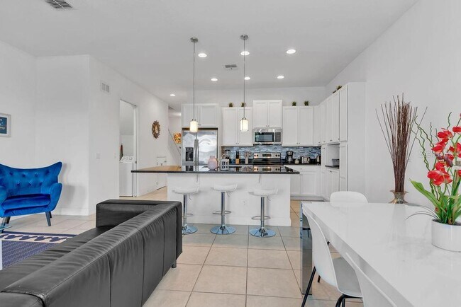 Building Photo - 236 Captiva Dr