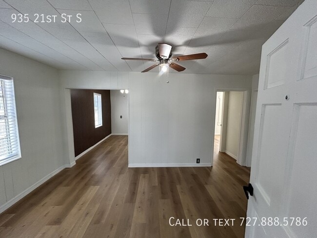 Building Photo - 935 21st St S