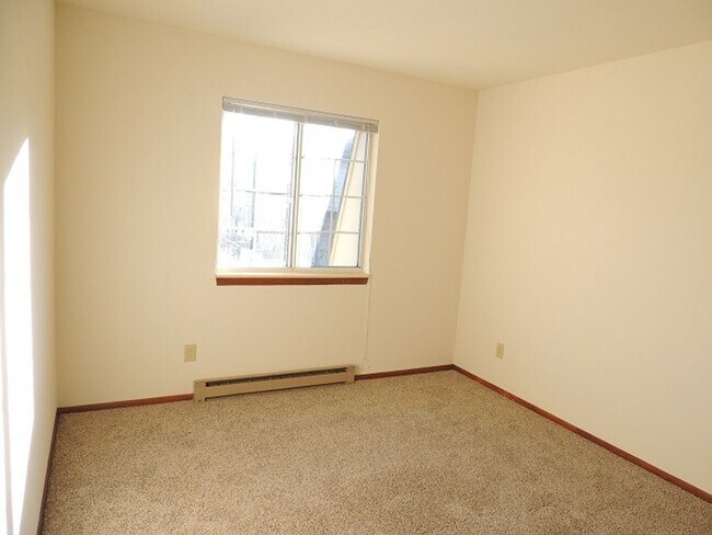Building Photo - 726 Mansfield Ct